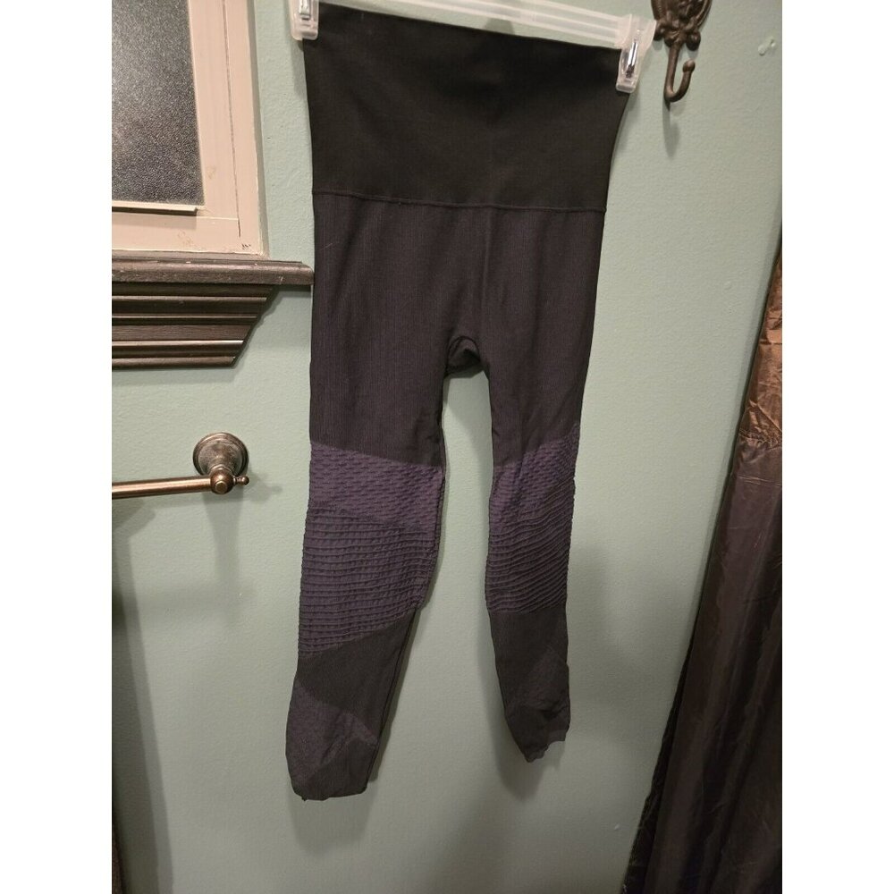 Spanx Seamless Moto Legging Color Very Black Women’s Size L Shape wear Large